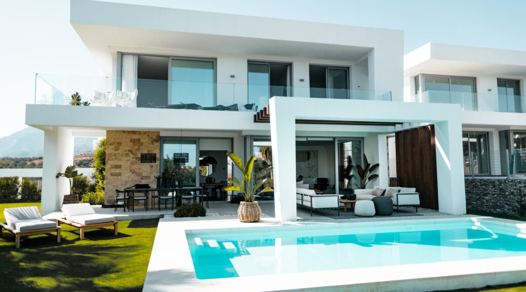 Offrez-vous le luxe suprême avec une pool house en Suisse